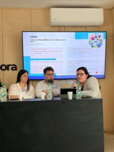 Presentación de CEREMA durante las jornadas, con una diapositiva sobre el equipo asistencial del centro.